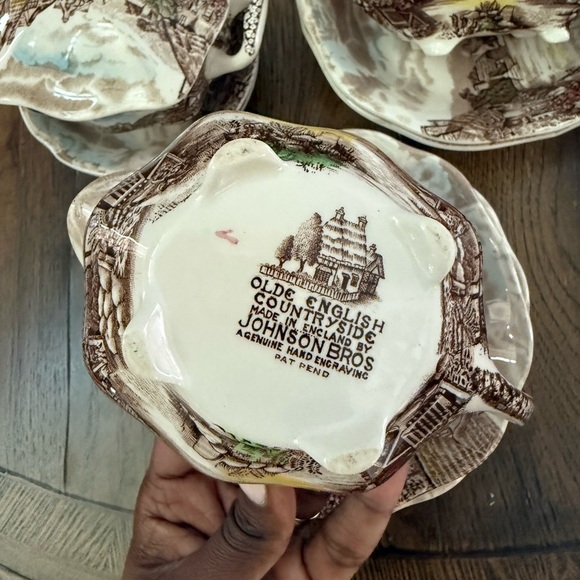 Set Johnson Bros / Vintage Ceramic Gravy Boat and Dish Set - Picture 4 of 4